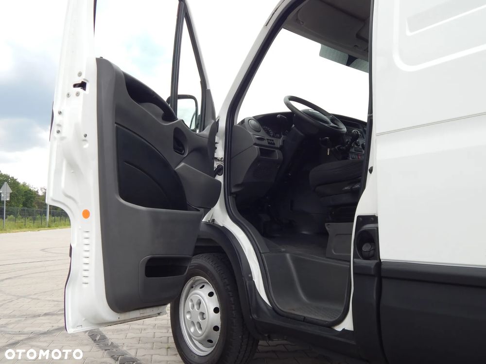 Iveco DAILY 35S15 2,3HPI L2H2 LIFT - 9