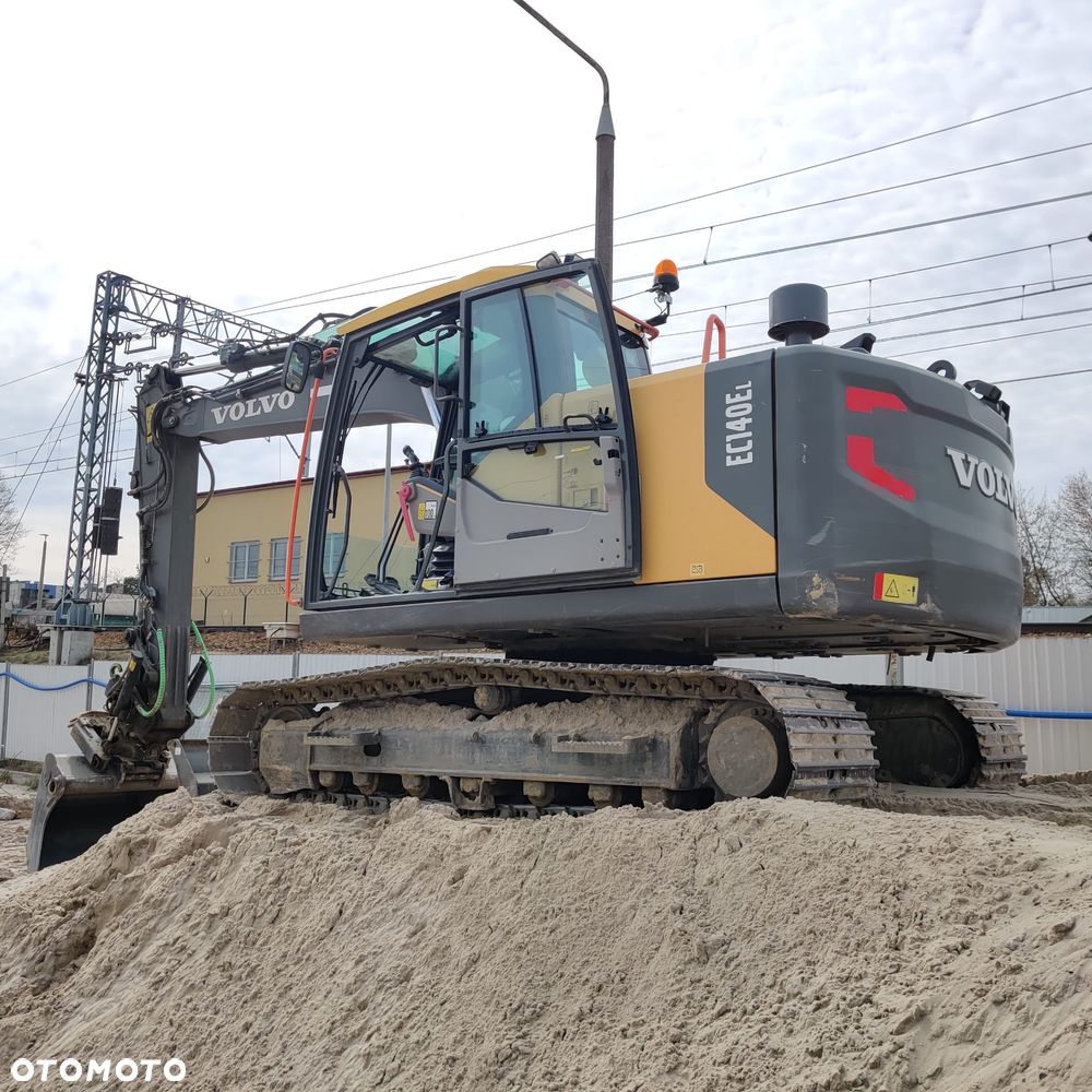 Volvo EC 140 EL - 12