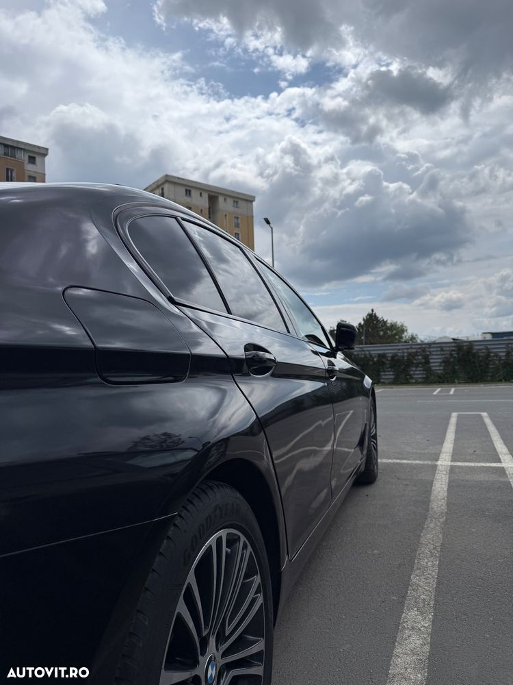 BMW Seria 5 520d Aut. Sport Line - 17