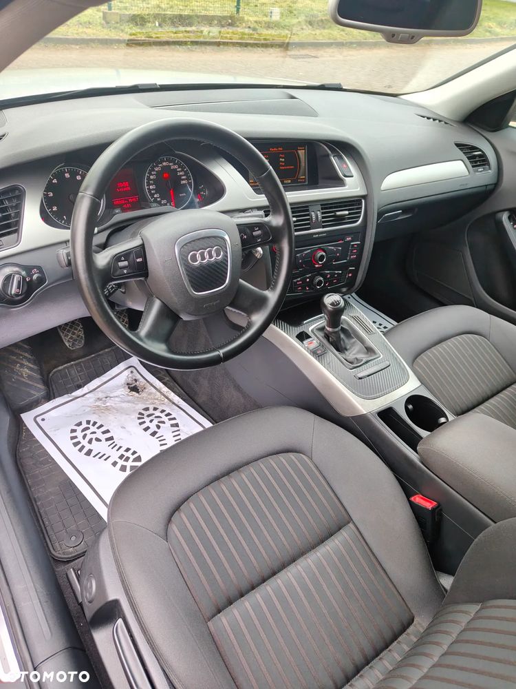 Audi A4 Limousine - 8