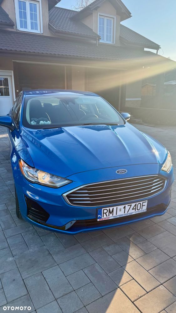 Ford Fusion - 2