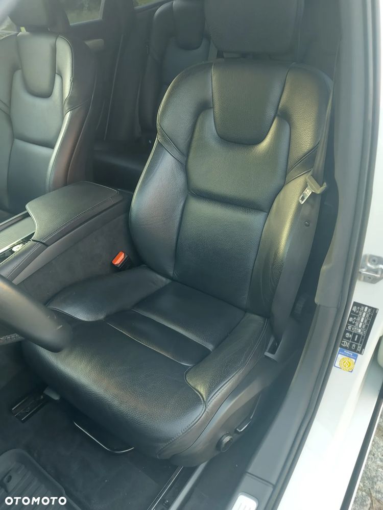 Volvo V90 D5 AWD Geartronic Momentum Pro - 29