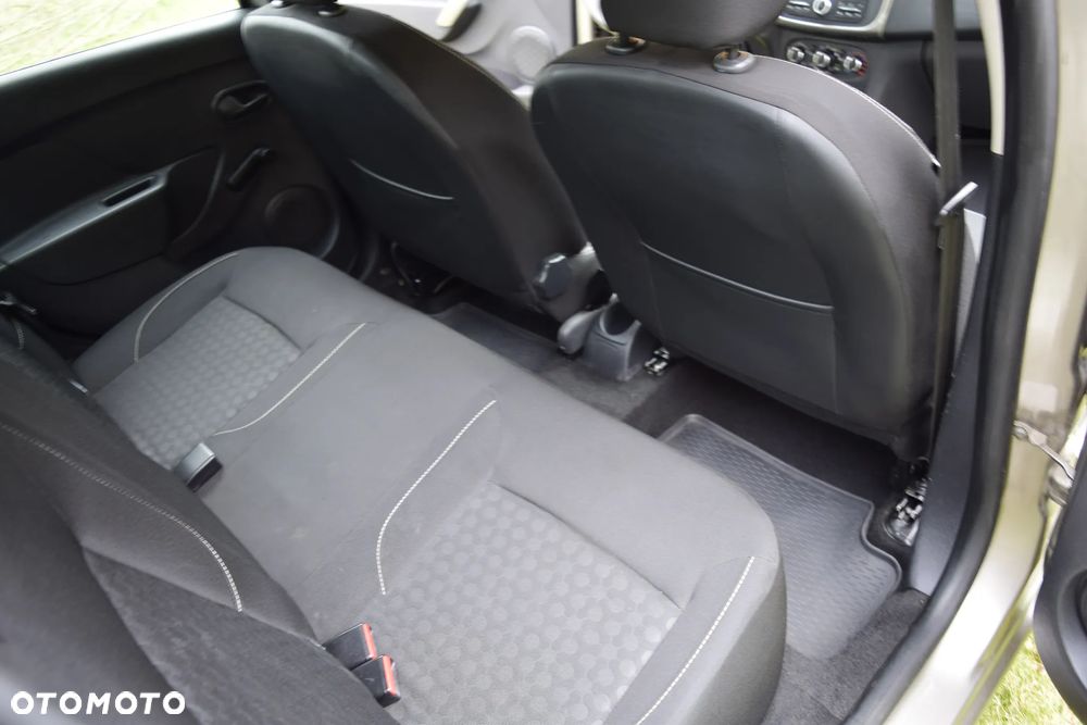 Dacia Logan 1.2 16V Laureate EU6 - 13