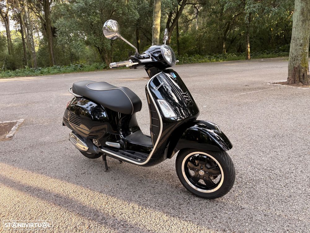 Vespa GTS Super Super - 5