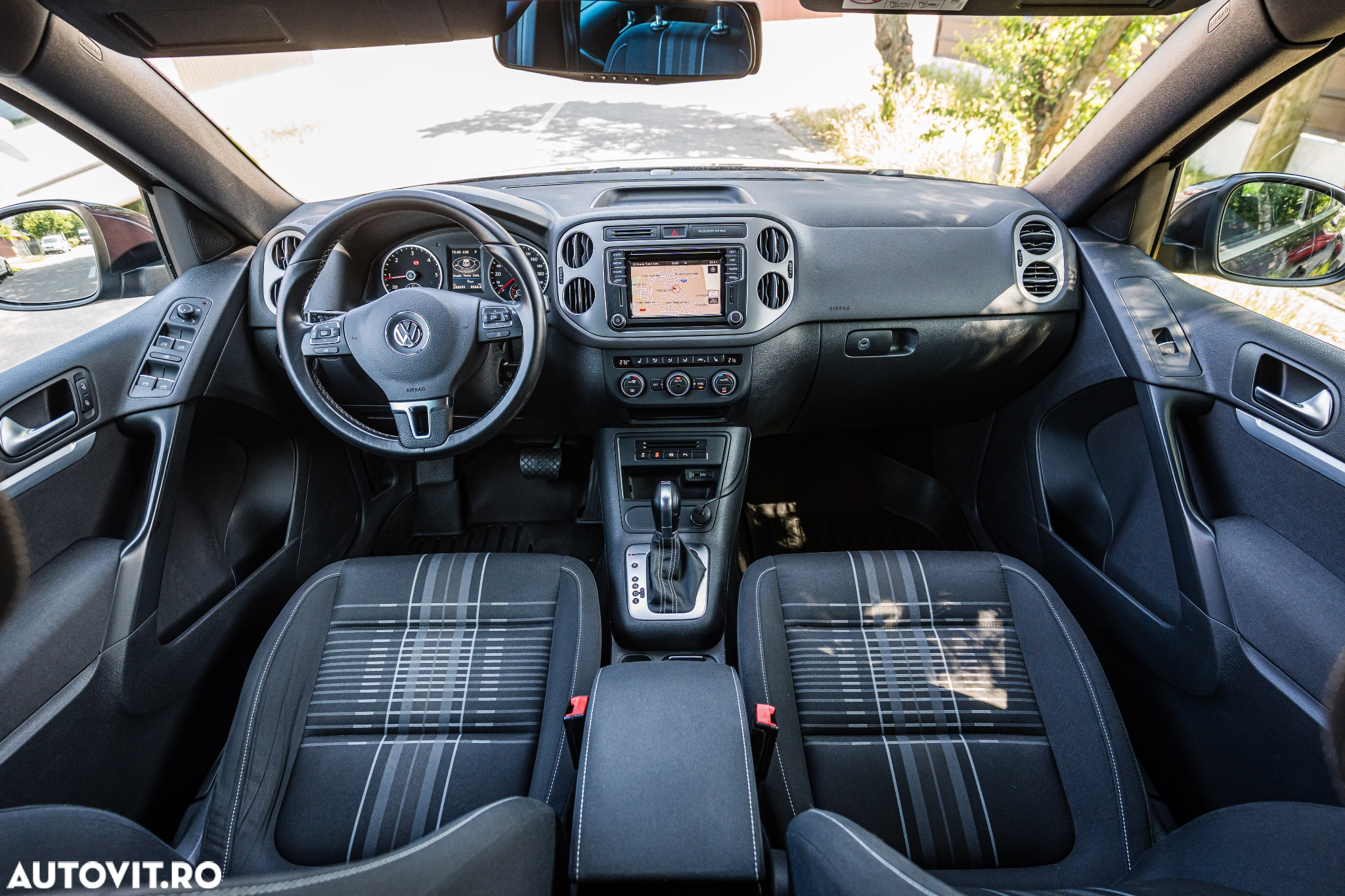 Volkswagen Tiguan 2.0 TDI SCR 4MOTION BlueMotion Technology DSG Lounge Sport & Style - 6