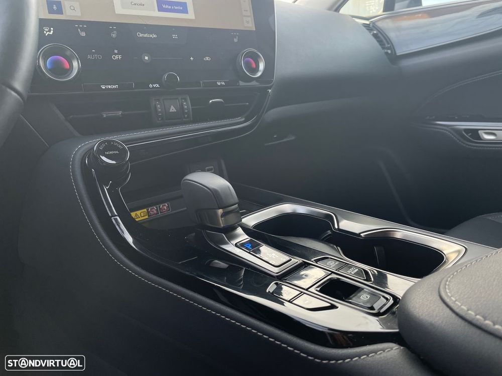 Lexus NX 450h+ Executive - 31