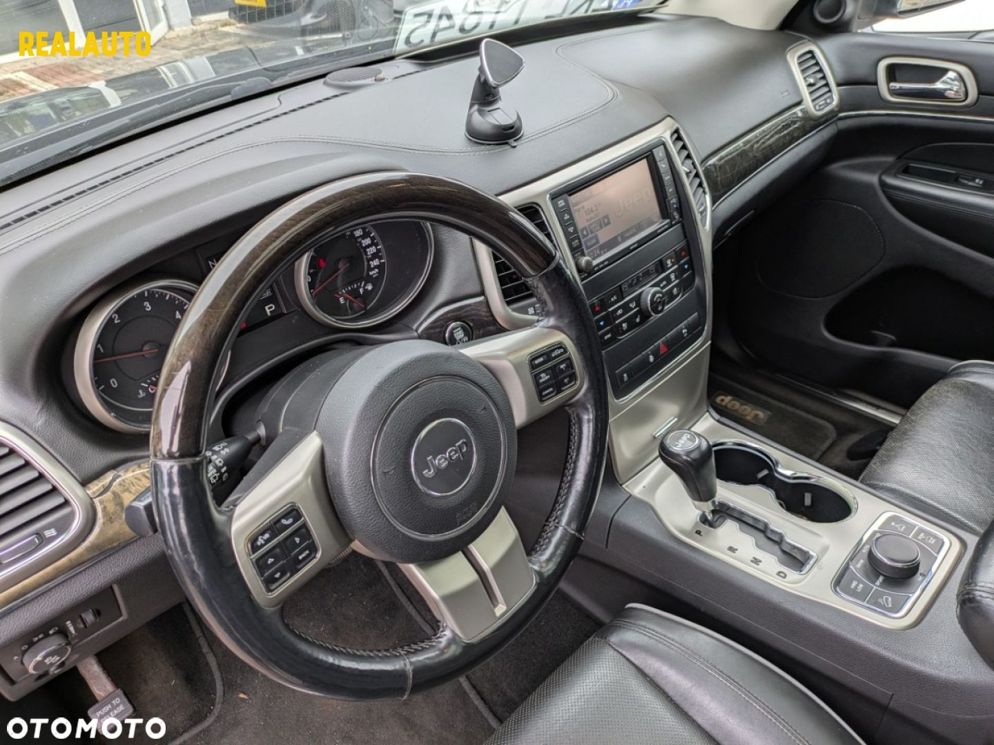 Jeep Grand Cherokee - 17