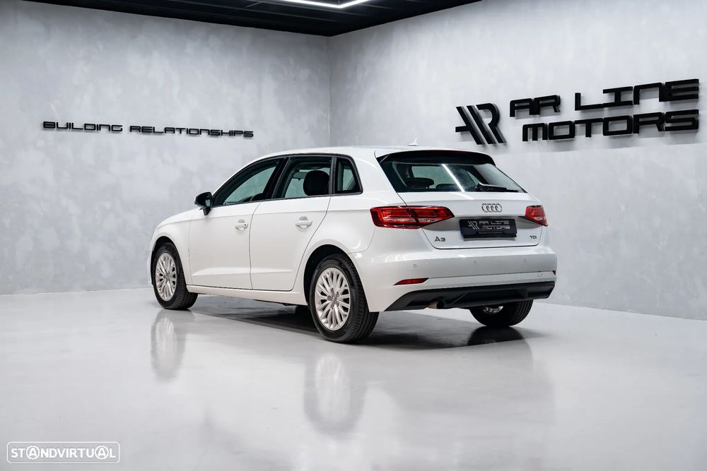 Audi A3 Sportback 1.6 TDI Advance - 7