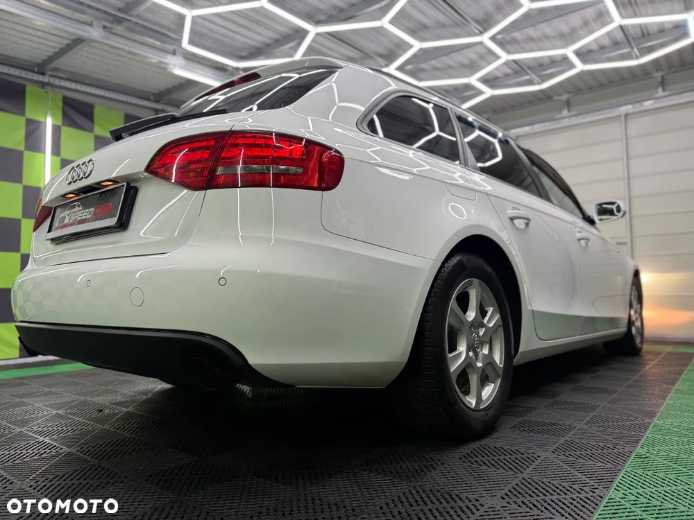 Audi A4 Avant - 8