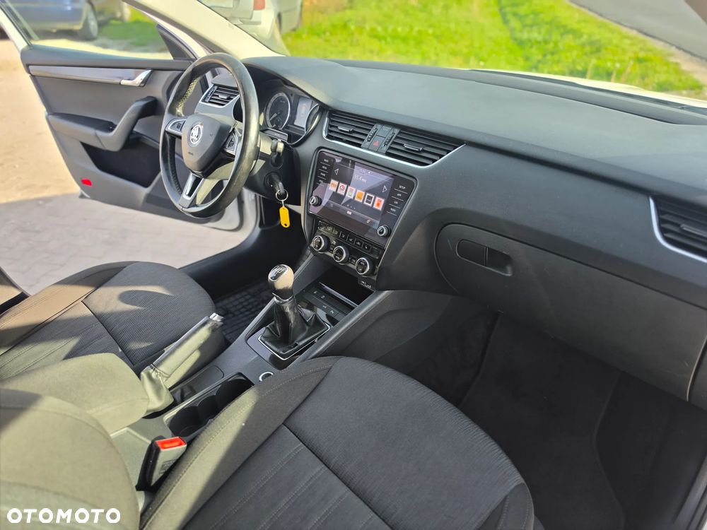 Skoda Octavia 1.6 TDI Premium Edition - 27