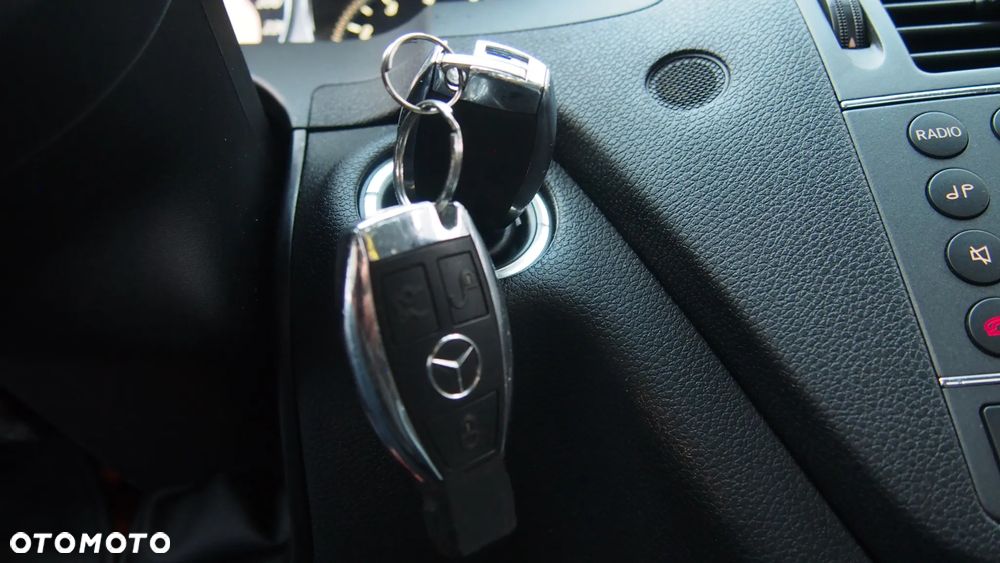 Mercedes-Benz Klasa C 180 Kompressor BlueEFFICIENCY Elegance - 24