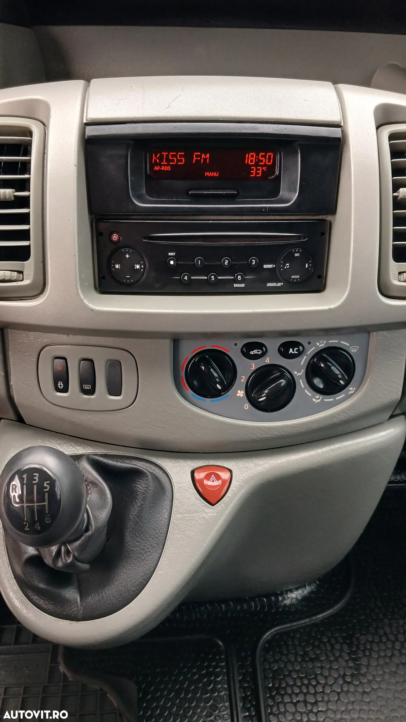 Renault Trafic - 10
