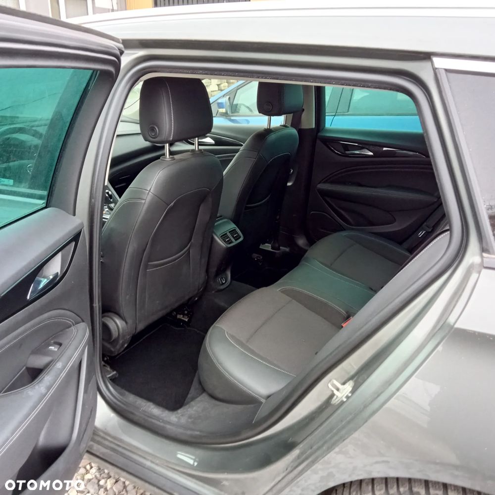 Opel Insignia - 10