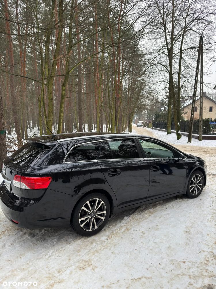 Toyota Avensis 2.2 D-4D Premium - 9