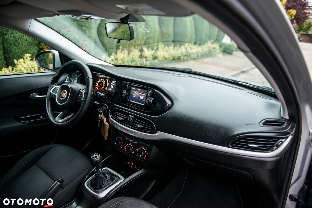 Fiat Tipo 1.4 T-Jet 16v Easy - 38
