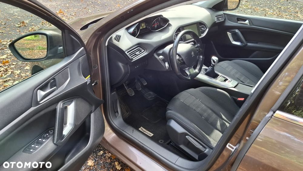 Peugeot 308 SW e-HDi FAP 115 Stop&Start Allure - 16