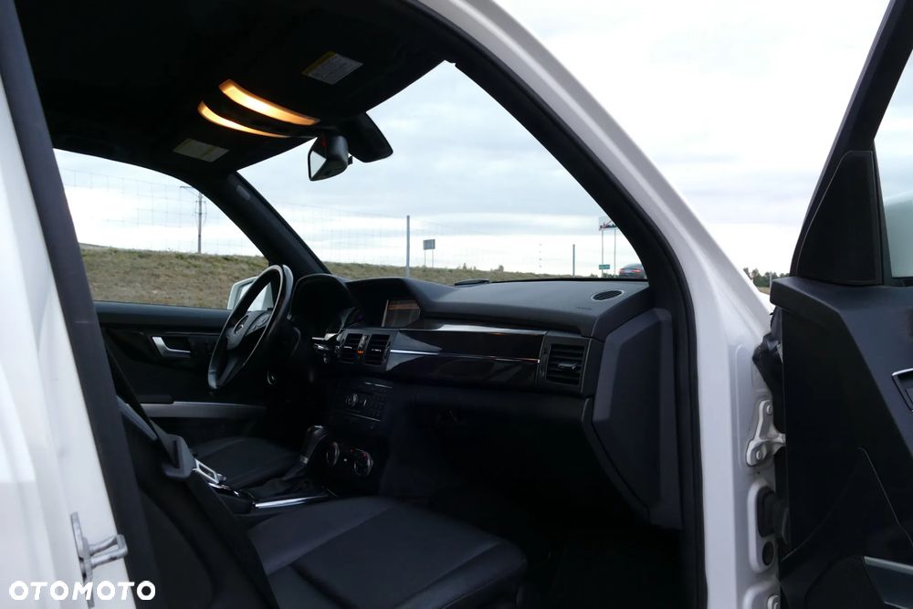Mercedes-Benz GLK 350 4-Matic - 9