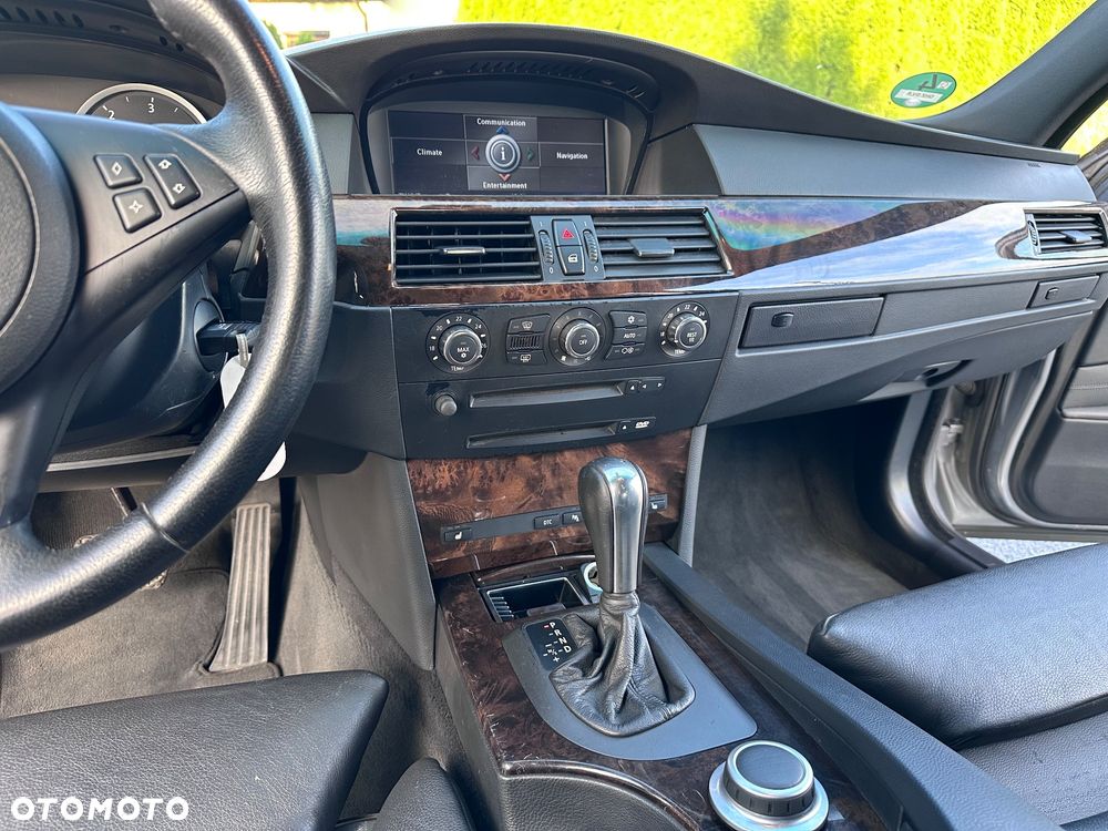 BMW Seria 5 530d Touring - 31