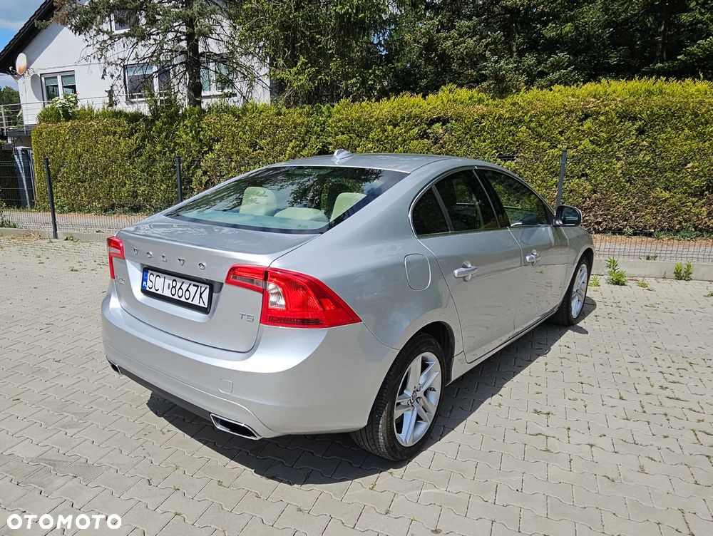 Volvo S60 T5 Momentum - 9