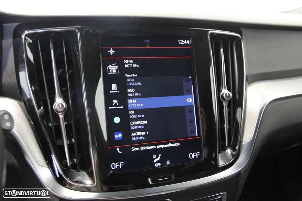 Volvo V60 2.0 D4 R-Design Geartronic - 29