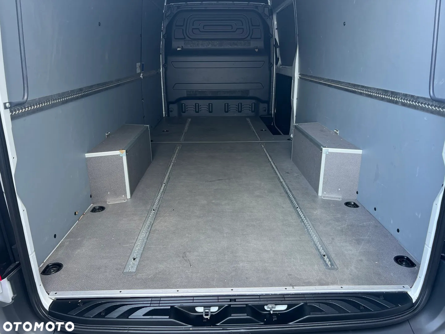 Mercedes-Benz Sprinter - 5