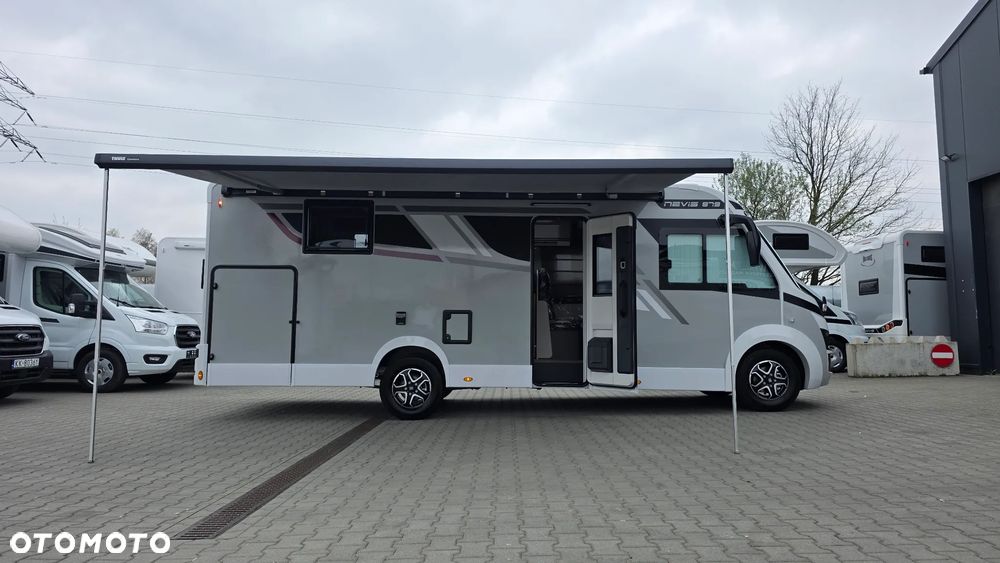 McLOUIS NEVIS 879 - INTEGRA - KAMPER - 3