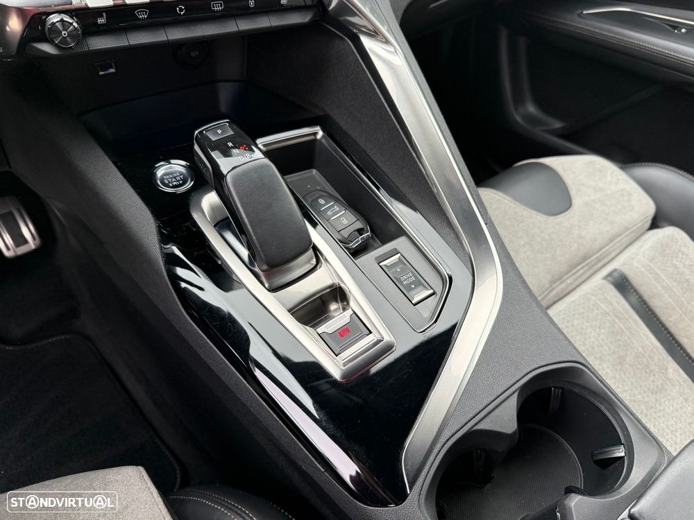 Peugeot 3008 1.6 Hybrid GT Pack e-EAT8 - 19