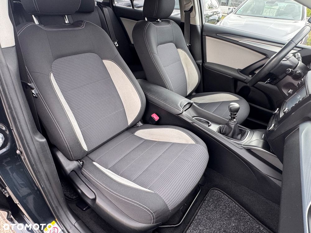 Toyota Avensis Touring Sports 1.6 D-4D Comfort - 38