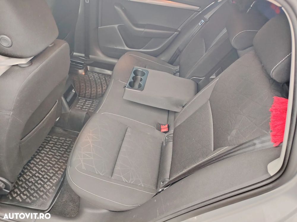 Skoda Octavia 1.6 TDI DSG Clever - 18