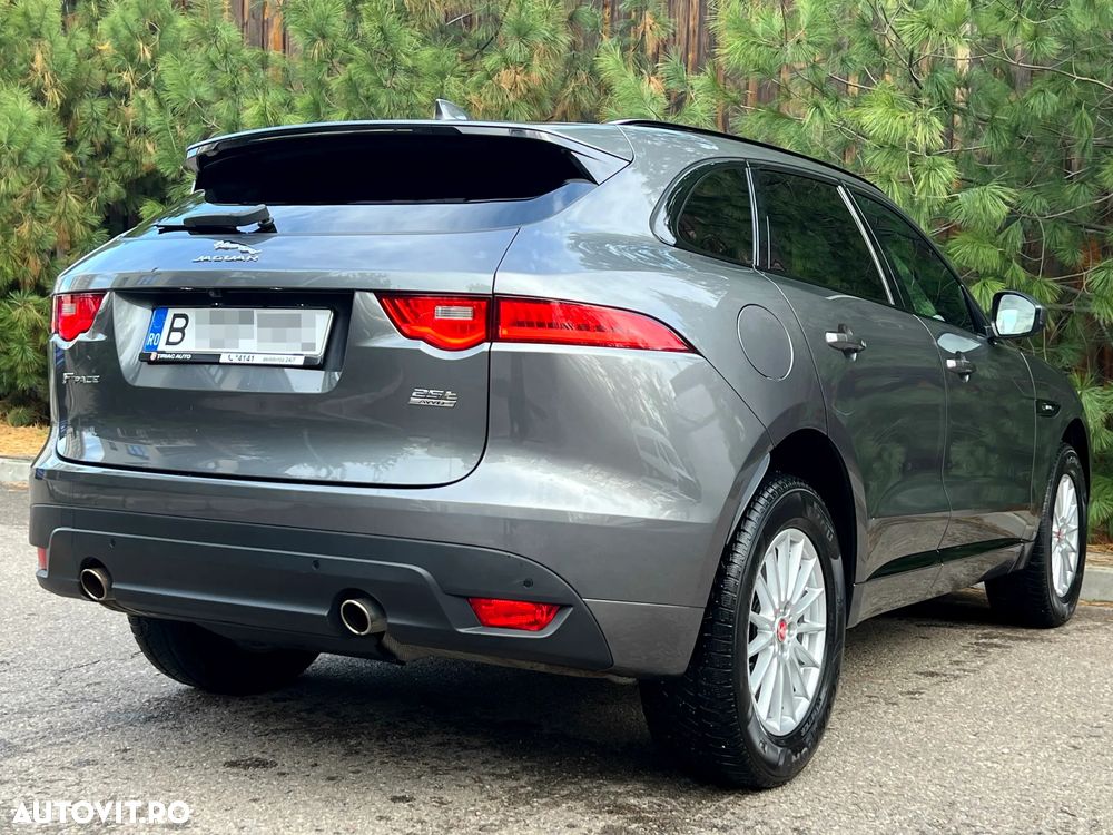 Jaguar F-Pace 25t AWD R-Sport - 6