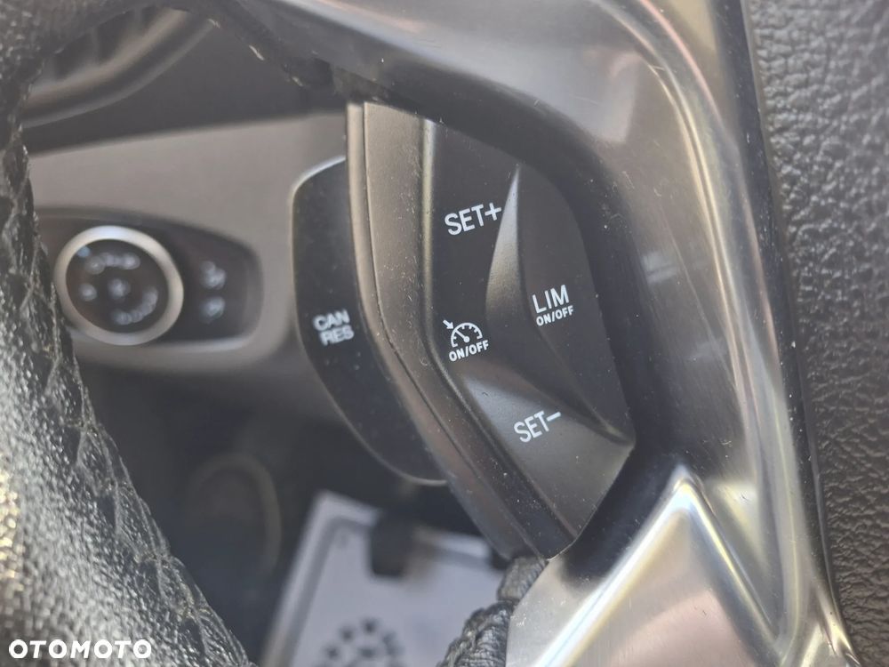 Ford TRANSIT CONNECT TREND - 26