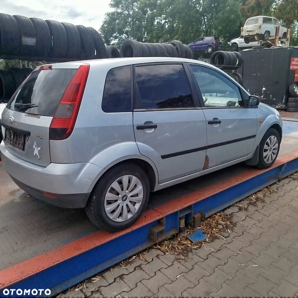 Ford Fiesta MK6  na części . - 8