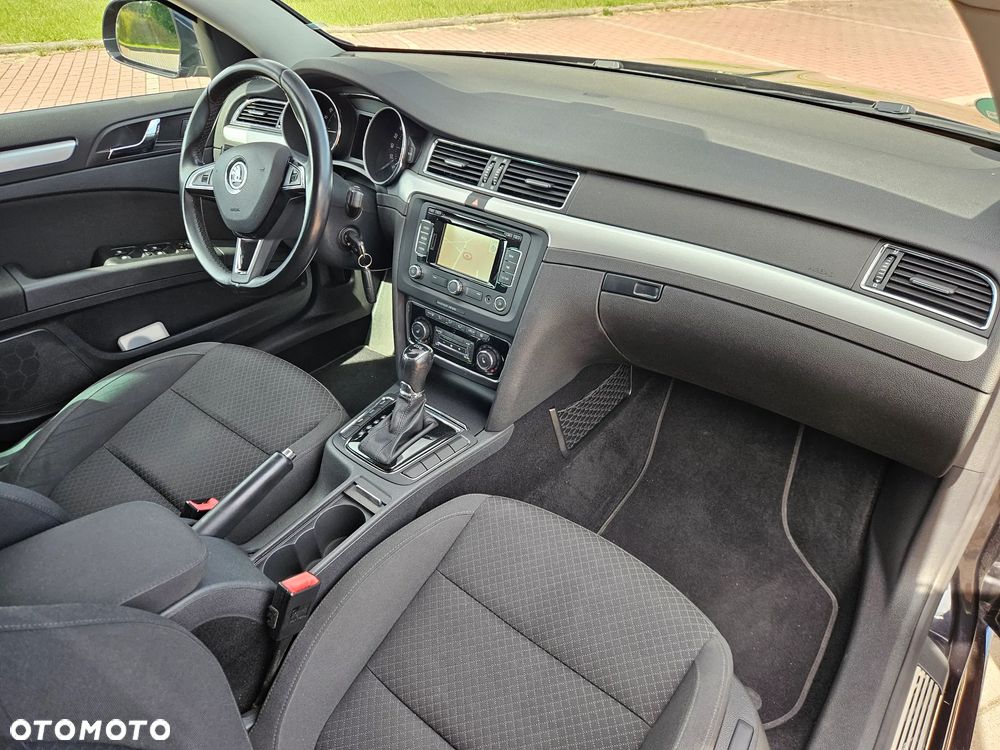 Skoda Superb 2.0 TDI Green tec DSG Elegance - 8