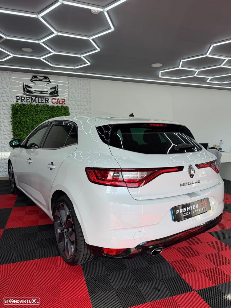 Renault Mégane ENERGY TCe 130 BOSE EDITION - 26