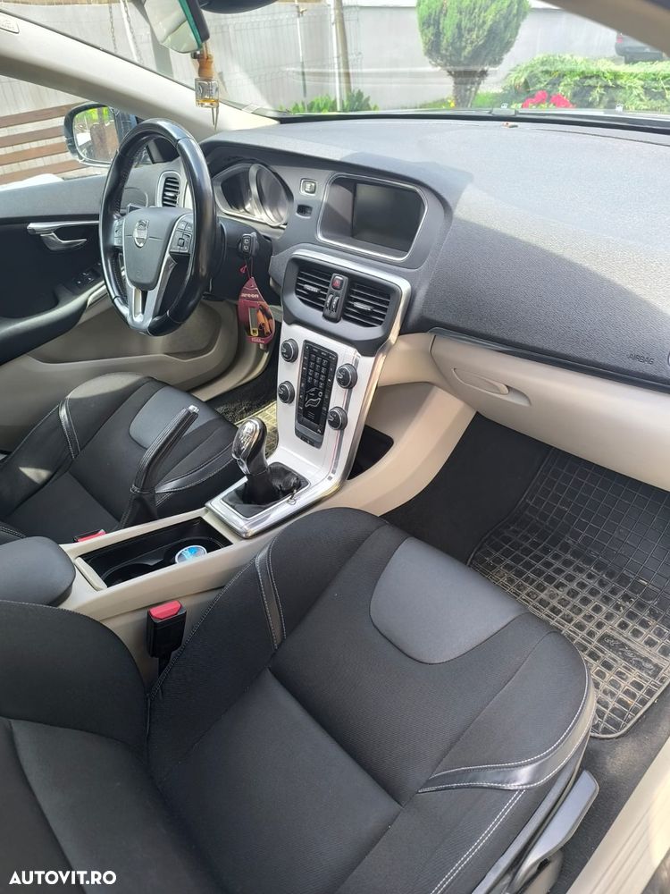 Volvo V40 D2 - 8