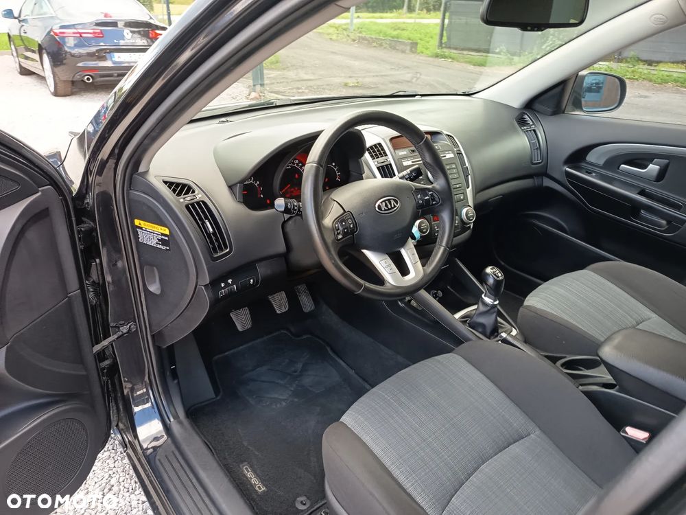 Kia Ceed 1.4 L Euro2012 - 17