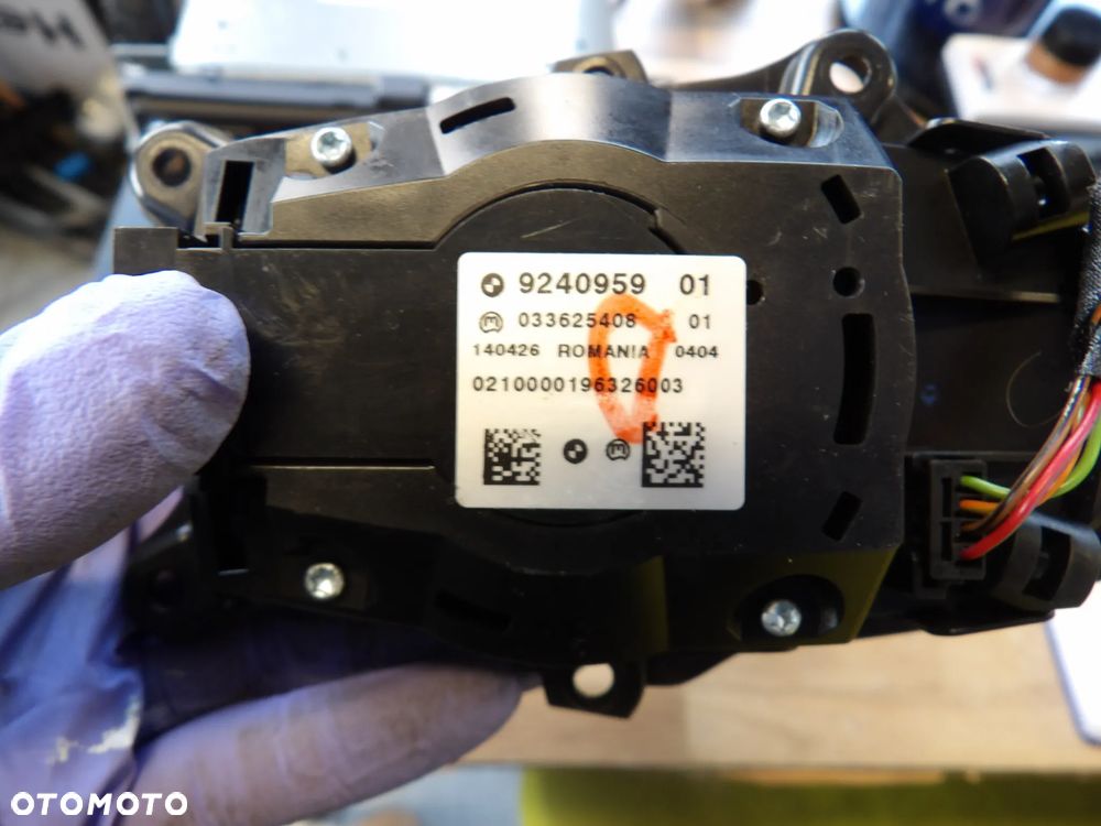 BMW - E90,E91 - KOMPLETNA NAWIGACJA - MONITOR , STACJA , KONTROLER - KOMPLET - 9215646  9283431  9240959 - 7