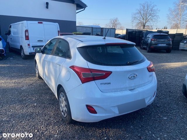 Hyundai i30 1.6 CRDi BlueDrive Classic + - 2