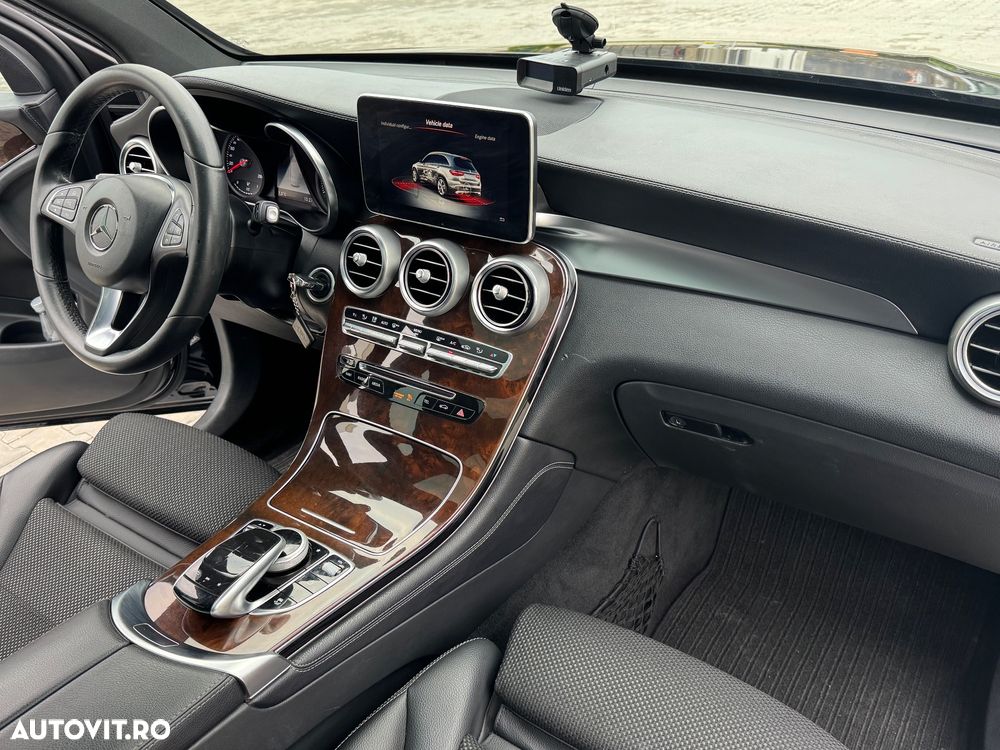Mercedes-Benz GLC - 33