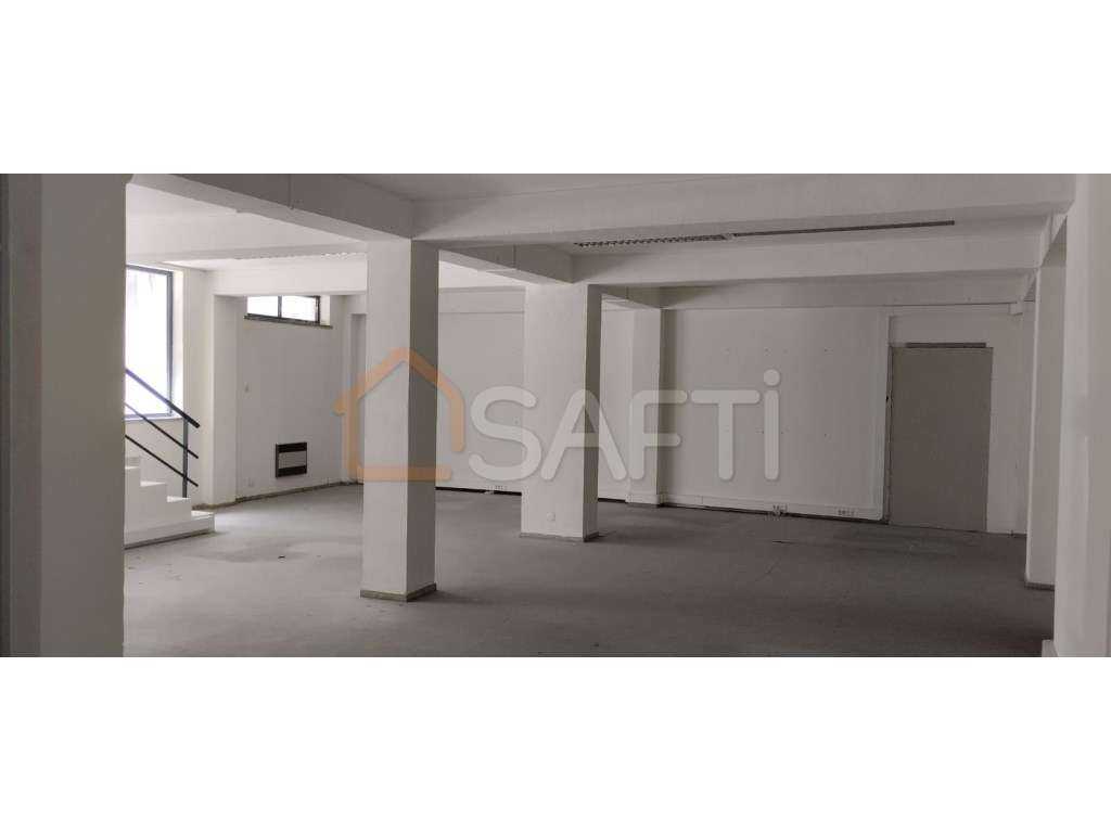 Loja / Espaço Comercial à Venda em Torres Novas - Grande imagem: 4/10