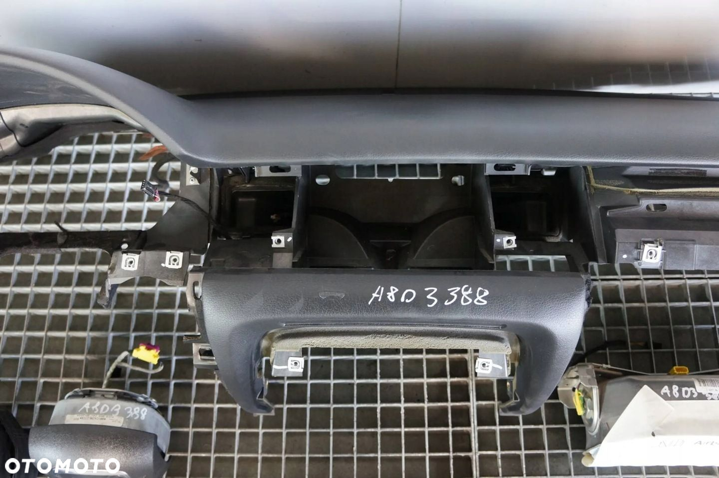DESKA ROZDZIELCZA PODUSZKI PASY AUDI A8 D3 LIFT - 9