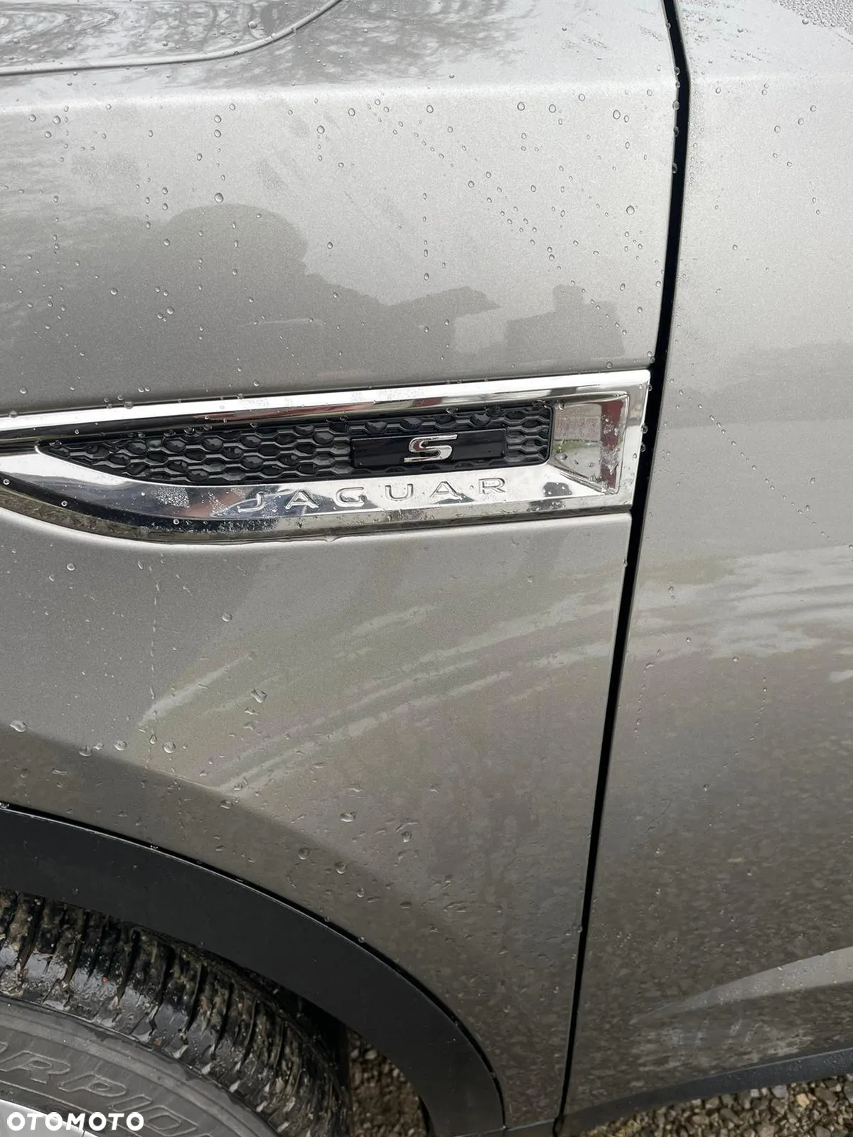 Jaguar E-Pace 2.0 i4P AWD R-Dynamic S - 8