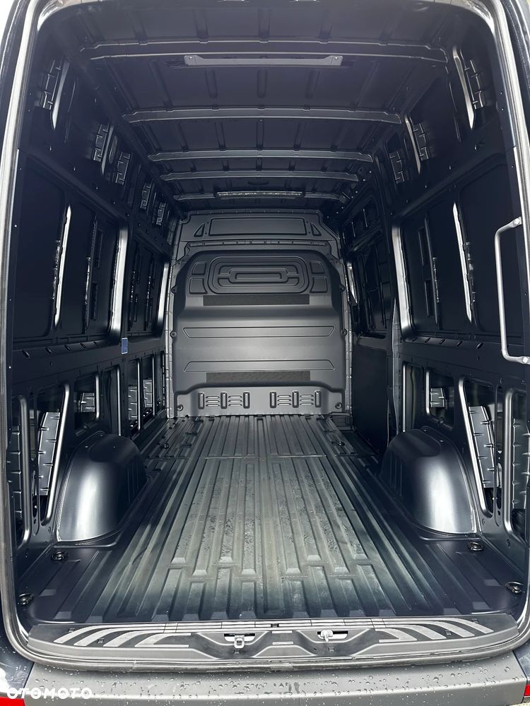 Mercedes-Benz Sprinter 319 CDI Furgon 3665 mm L2H2 - 15