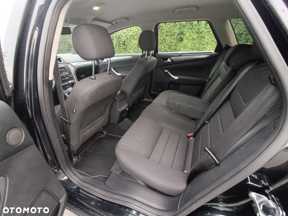 Ford Mondeo 2.0 TDCi ECOnetic Business Edition - 11