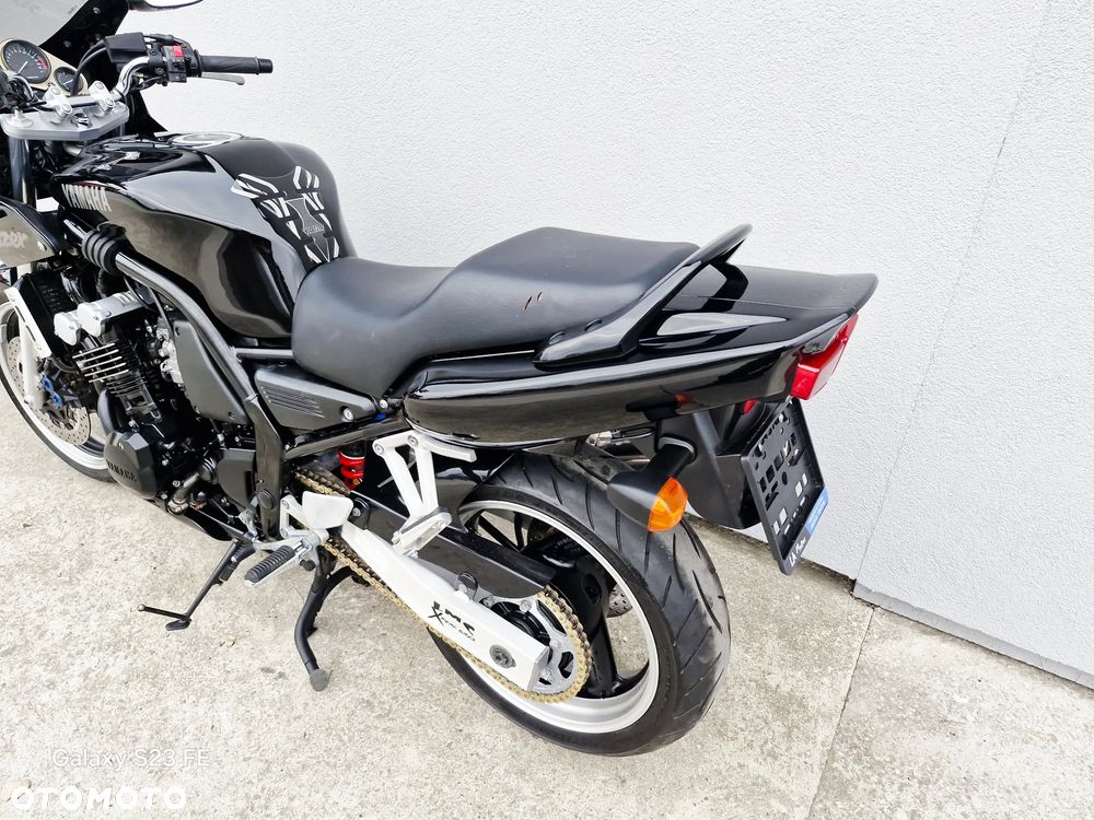 Yamaha FZS - 17