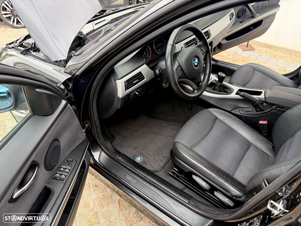 BMW 320 d Sport - 37