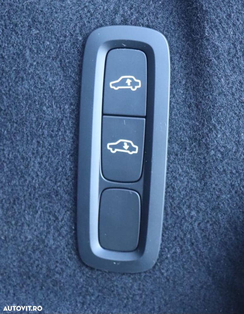 Volvo XC 60 D5 AWD Geartronic Inscription - 34