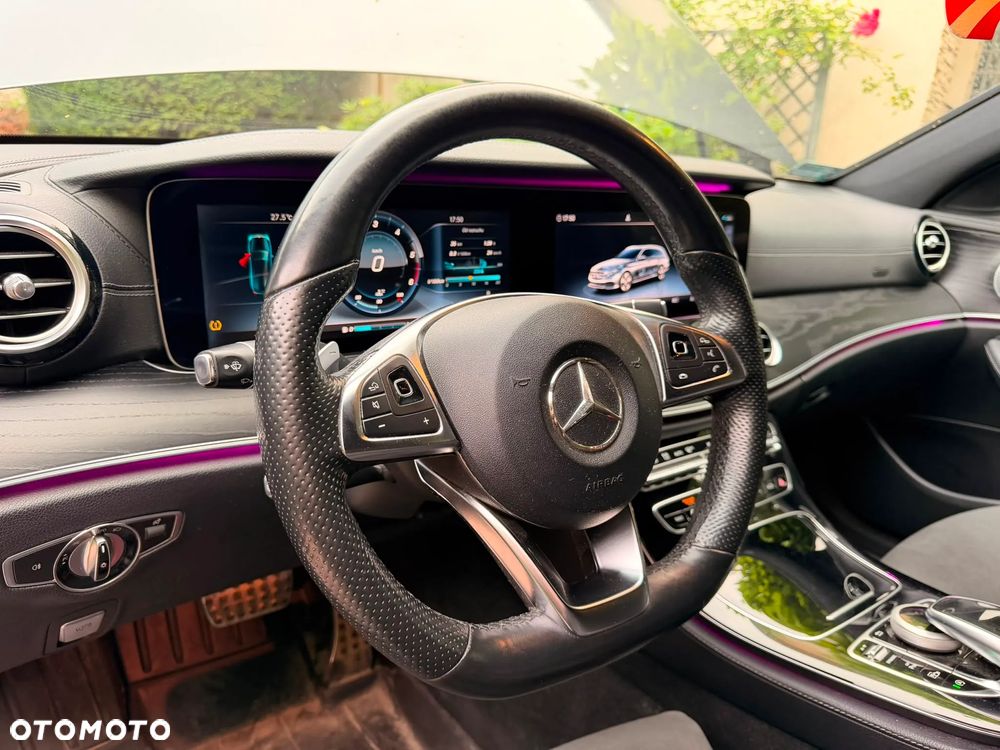 Mercedes-Benz Klasa E 220 d 9G-TRONIC - 22