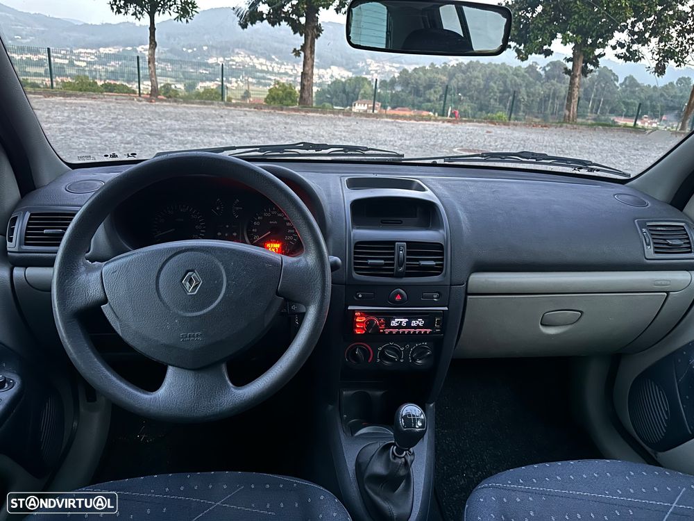 Renault Clio 1.2 16V Confort - 8