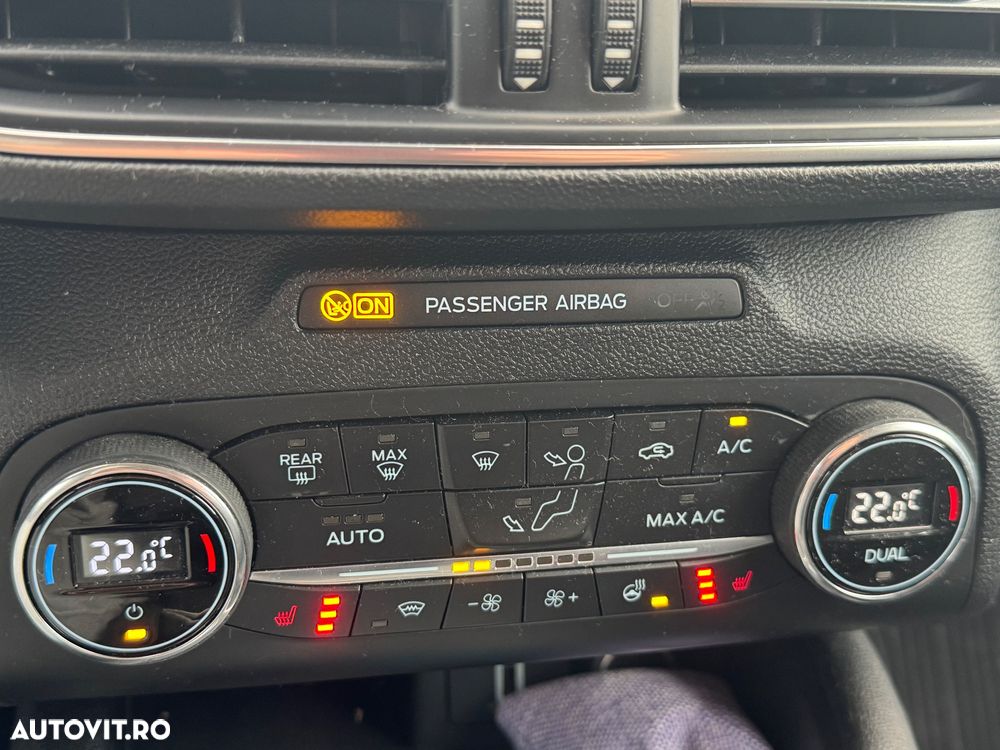 Ford Focus 1.0 EcoBoost Titanium - 11